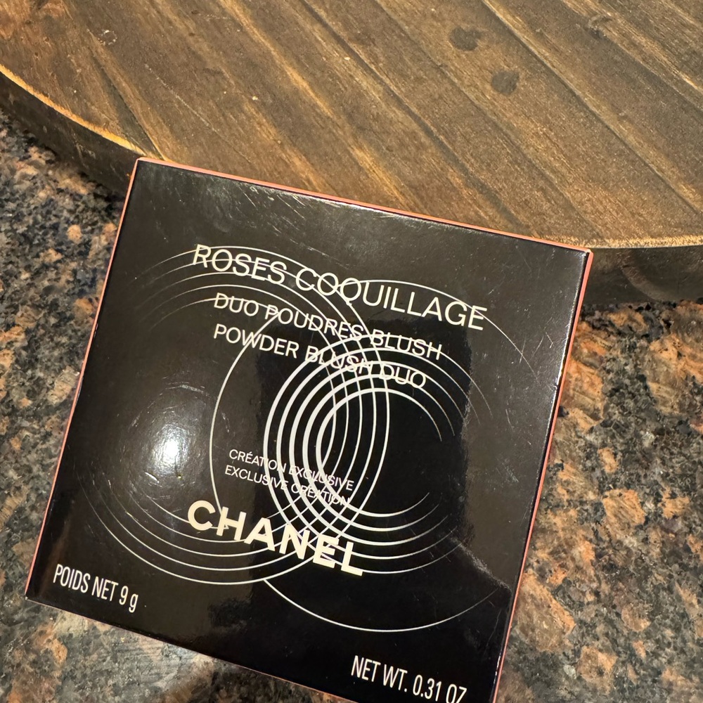 CHANEL Roses Coquillage Duo Powder Blush.